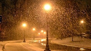 الليلة: أمطار مع تساقط الثلوج وانخفاض في درجات الحرارة