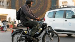 الفتوي: من لا يملك رخصة سياقة دراجة نارية معرّض لمخالفة