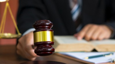 تأجيل محاكمة رجل أعمال في قضية تبييض أموال بعد شروعه في الصلح مع الديوانة