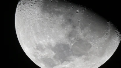 روسيا تخطط لإقامة محطة نووية في القمر