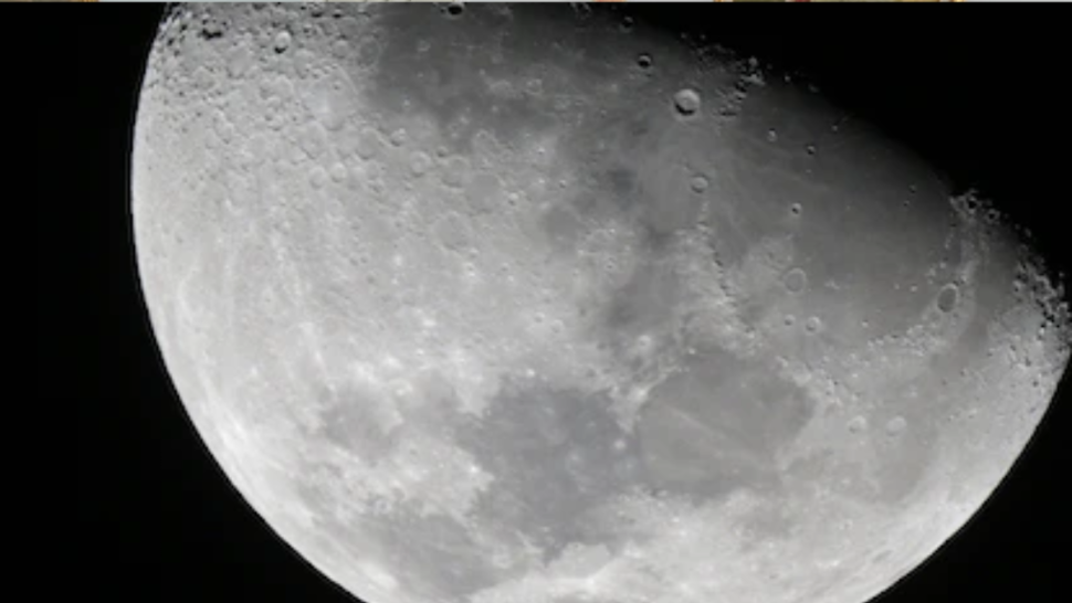 روسيا تخطط لإقامة محطة نووية في القمر