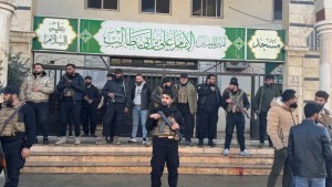 جماعة متطرفة تتبنى تفجير مسجد في حمص