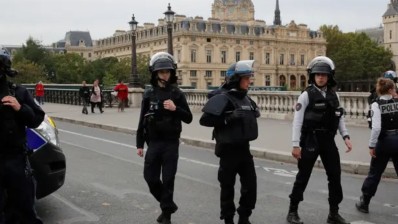 توقيف مشتبه في تنفيذه عمليات طعن في مترو باريس