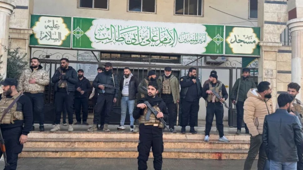 جماعة متطرفة تتبنى تفجير مسجد في حمص