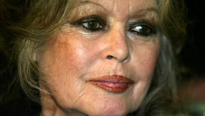 وفاة أيقونة السينما الفرنسية بريجيت باردو