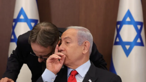 "حنظلة" تخترق هاتف "كاتم أسرار" نتنياهو وتعد بنشرها قريبا!