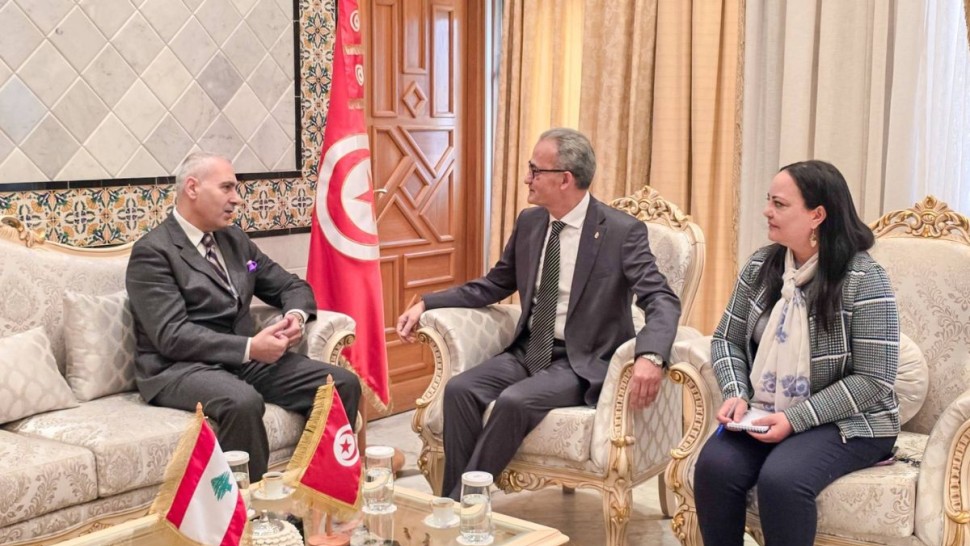 كاتب الدولة لدى وزير الخارجية يلتقي سفير لبنان الجديد بتونس