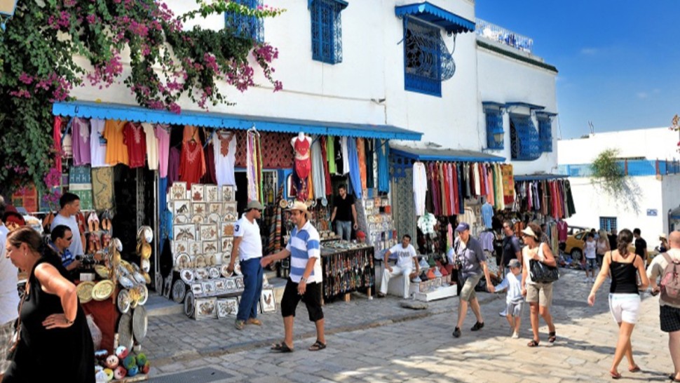 العائدات السياحية لتونس تتجاوز 8 مليار دينار في 2025