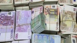 تحويلات التونسيين بالخارج بلغت أكثر من 8.7 مليار دينار في 2025