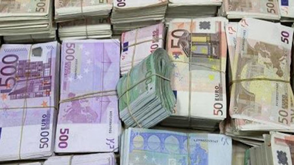 تحويلات التونسيين بالخارج بلغت أكثر من 8.7 مليار دينار في 2025