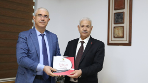 وزير التجارة يتسلم التقرير السنوي لمراقبة المصاريف العمومية لسنة 2024