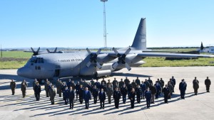 جيش الطيران يتسلم طائرة نقل عسكرية من نوع C-130