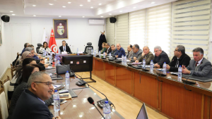 انتظمت جلسة عمل اليوم الأربعاء 14 جانفي باشراف وزير الفلاحة والموارد المائية والصيد البحري عز الدين بن الشيخ، خُصّصت للنظر في واقع الإرشاد الفلاحي الميداني وآفاق تطويره