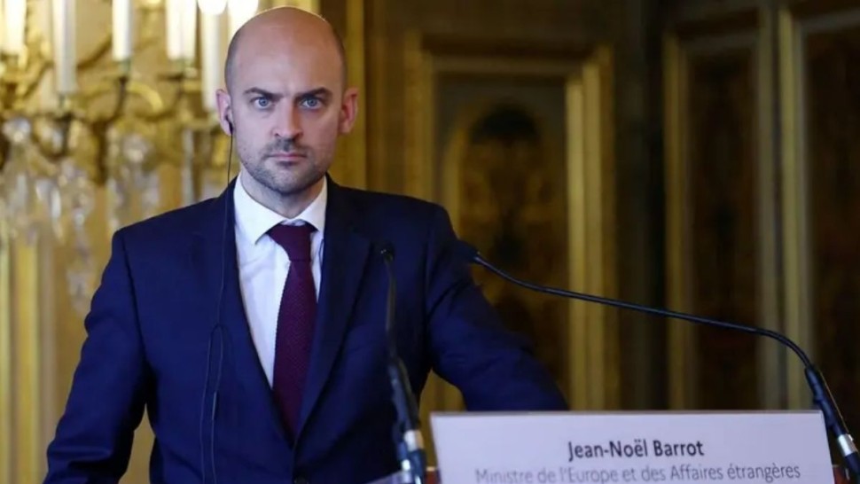 فرنسا تفتتح قنصلية بغرينلاند.. وبارو يطالب واشنطن بوقف الابتزاز