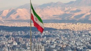 إيران تعيد فتح مجالها الجوي بعد إغلاق مؤقت