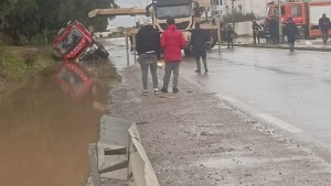 سليمان: انقلاب شاحنة إطفاء بالطريق الحزامية