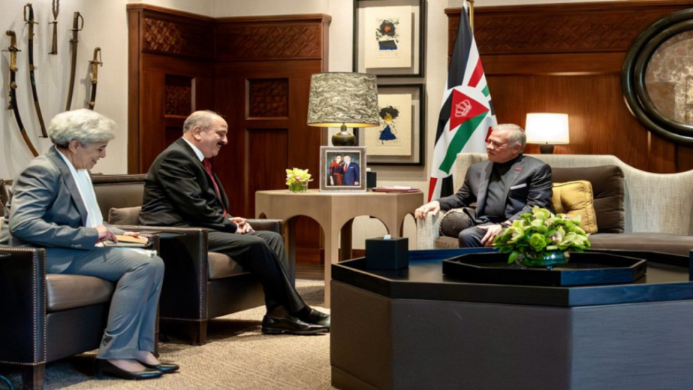وزير الخارجية ينقل رسالة من رئيس الجمهورية إلى ملك الأردن