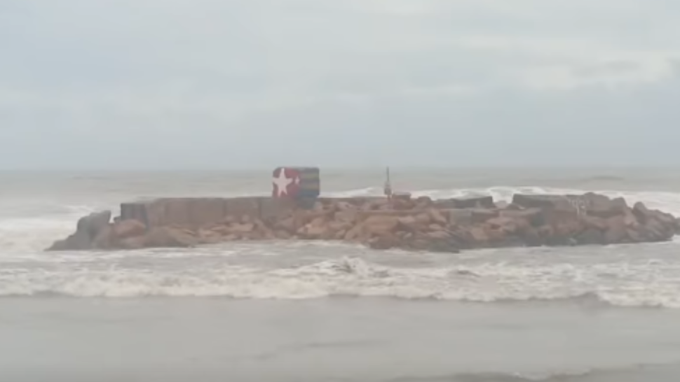 سوسة: دعوة إلى توخي الحذر ومنع الاقتراب من الشواطئ بسبب التقلبات الجوية