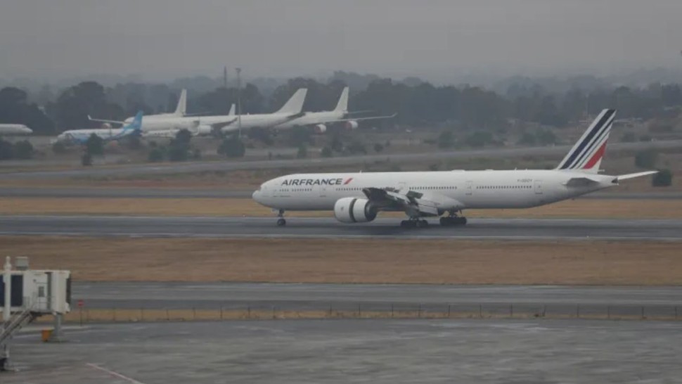 شركتا طيران أوروبيتان تعلقان رحلات إلى الشرق الأوسط