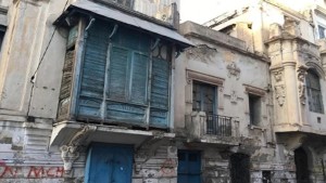 بنايات متداعية