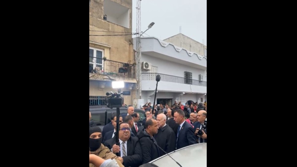 العاصمة: رئيس الجمهورية يتحول الى البحر الأزرق