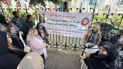 الاساتذة و المعلمون النواب  خالصو الأجر خارج قاعدة البيانات يدخلون في إضراب جوع