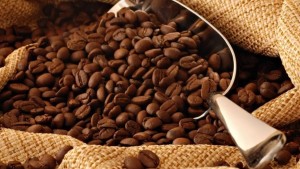 وزارة التجارة تدعو إلى الامتناع الفوري عن التعامل بالقهوة المهربة