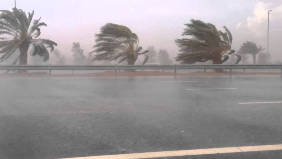 المرصد الوطني لسلامة المرور يدعو إلى الحذر بسبب رياح قوية وأمطار غزيرة