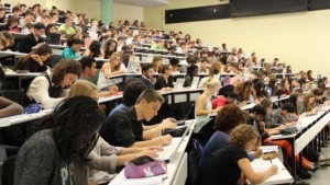 نواب : جودة التعليم العالي في عديد الدول التي تعيّن رؤساء الجامعات شهدت تطوّرا