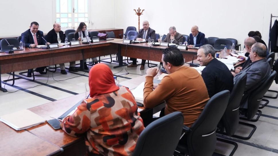 لجنة الصحة والأسرة تحدد برنامج عملها وتعزز الرقابة الميدانية