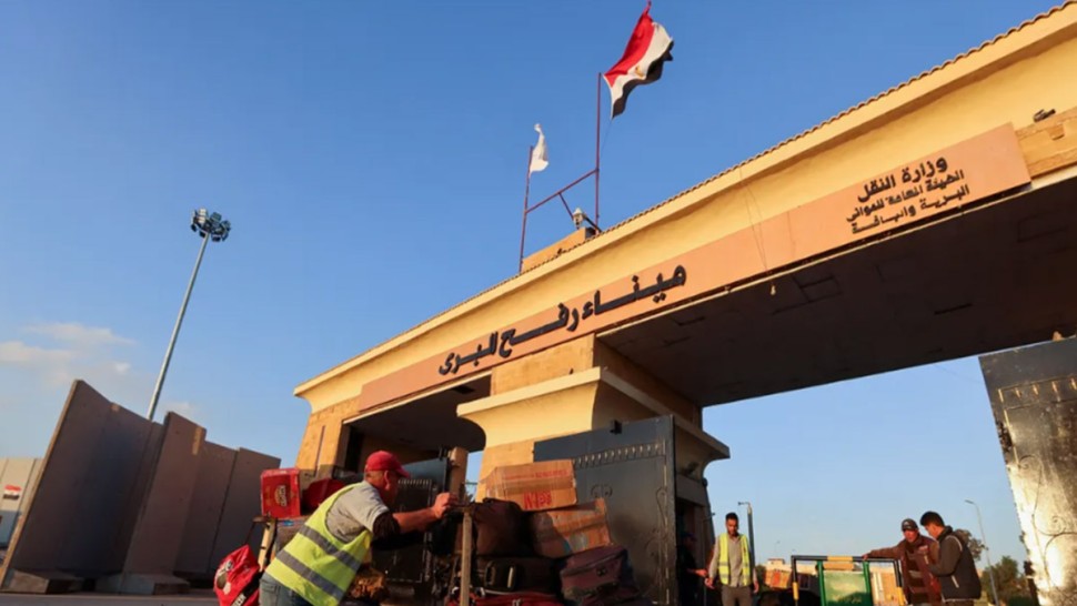 بعد يومين من افتتاحه.. الاحتلال يلغي سفر مرضى غزة بمعبر رفح