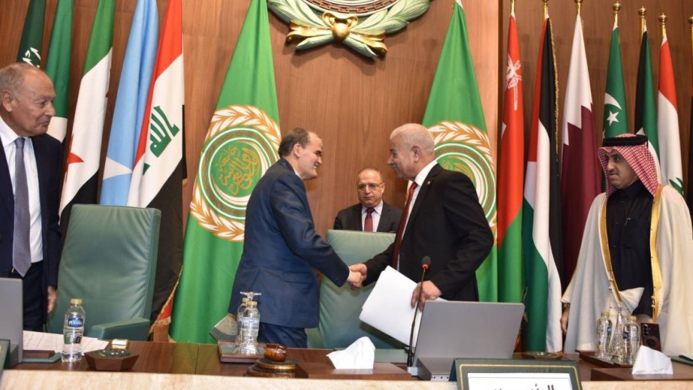 وزير التجارة يسلم رئاسة المجلس الاقتصادي والاجتماعي إلى الجزائر