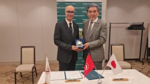 جامعة تونس المنار توقع اتفاقية تعاون أكاديمي وعلمي مع جامعة هيروشيما اليابانية