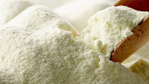 القيروان: حجز 40 كغ حليب سائب يُسوّق للرضع ومواد غذائية فاسدة