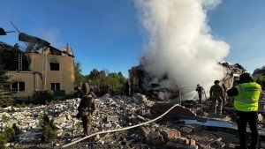 ثلاثة قتلى بغارات روسية على أوكرانيا