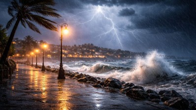 طقس الليلة: أمطار متفرقة بالشمال الغربي والبحر شديد الاضطراب إلى هائج