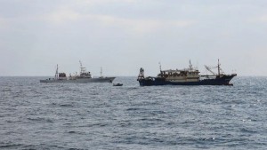 اليابان تحتجز قاربًا صينيًا قبالة ناغازاكي وسط تصاعد التوتر مع بكين