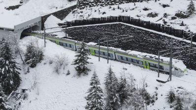 سويسرا: 5 جرحى في انحراف قطار عن سكته