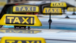 تاكسي