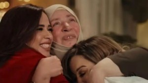 بعد غياب 8 سنوات.. عبلة كامل تظهر من جديد وتتصدر مواقع التواصل الاجتماعي