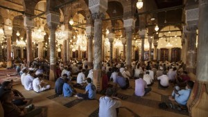 بلدية تونس : على المحلات المجاورة للجوامع تفادي أي نشاط يقلق راحة المصلّين