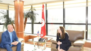 سفير الولايات المتحدة يعرب عن استعداد بلده لتطوير الاستثمار في تونس