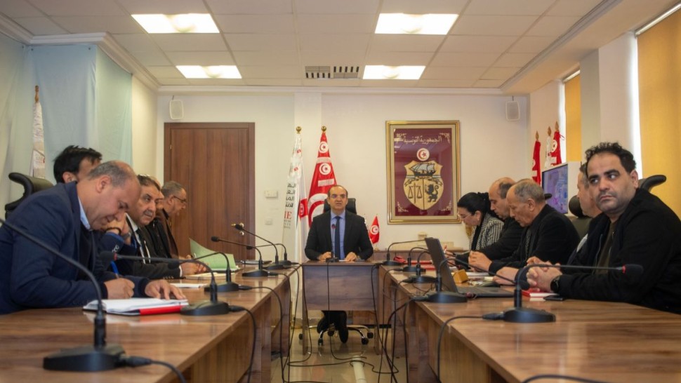 إحداث مركز نداء قار بهيئــة الانتخابات محور جلسة عمل