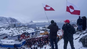 الدنمارك ترد على ترامب: جرينلاند لا تحتاج إلى المستشفى الأمريكي العائم