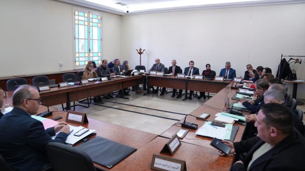 لجنة المالية تناقش مقترحي قانونين حول تمديد آجال الفوترة الإلكترونية و مجلة الصرف