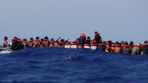 مقتل 21 مصريا في غرق مركب هجرة كان متجهاً لليونان