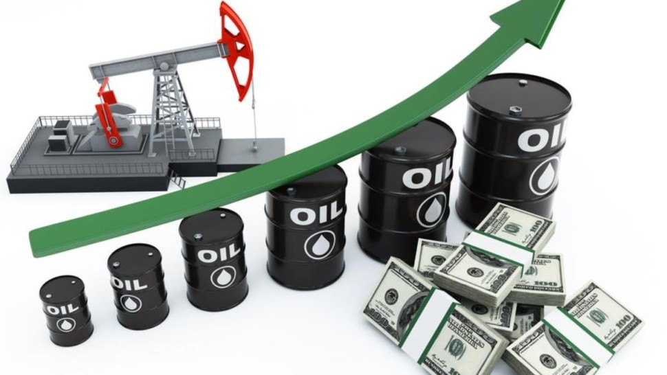 خبير اقتصادي: إذ استمرّت الحرب..سعر برميل النفط سيصل إلى هذا الحد