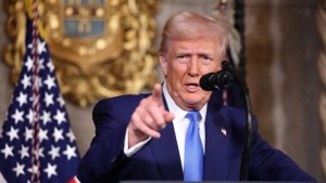 ترامب: قتلت خامنئي قبل أن يسبقني