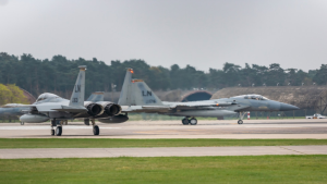 بريطانيا تعتزم إرسال فرق لمساعدة رعاياها على الإجلاء من الشرق الأوسط