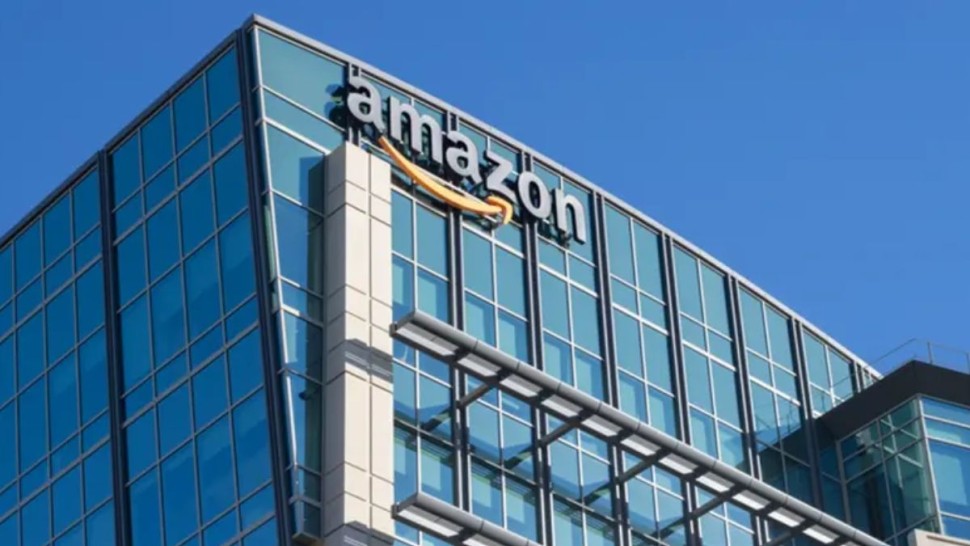 أمازون: مسيّرات استهدفت منشأتين للحوسبة بالإمارات